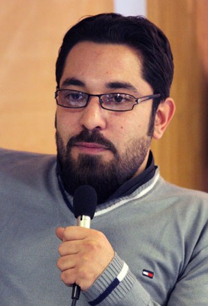 بیوگرافی احمدرضا دانش