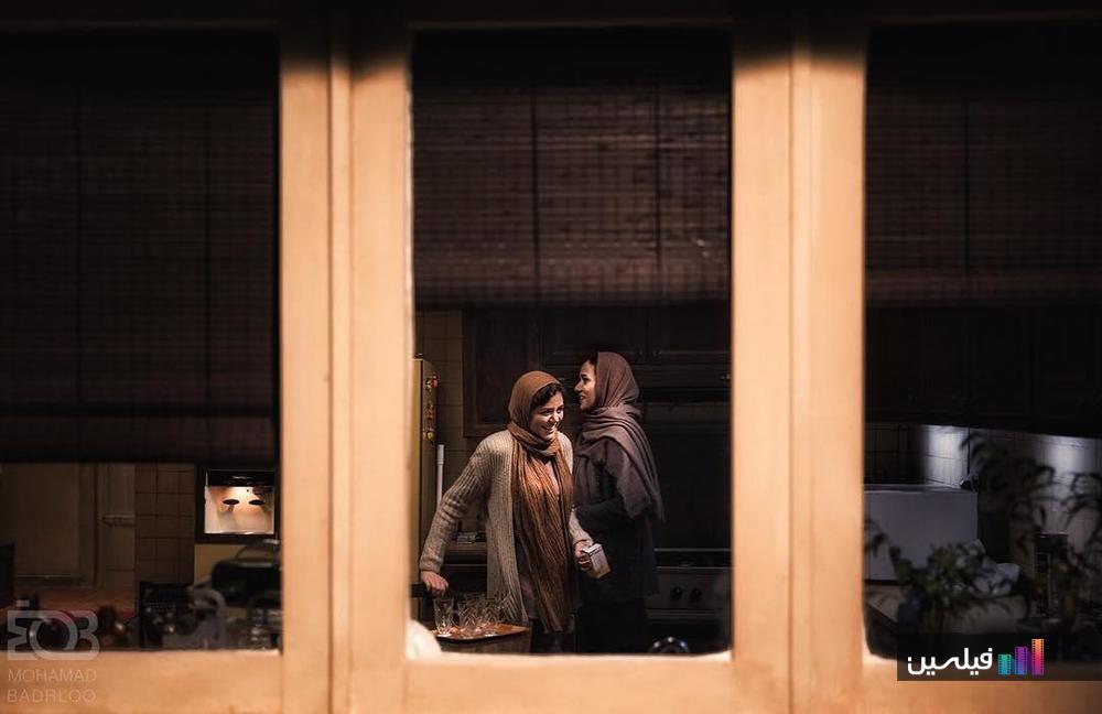 پریناز ایزدیار و ماهور الوند در نمایی از فیلم سینمایی هت‌تریک