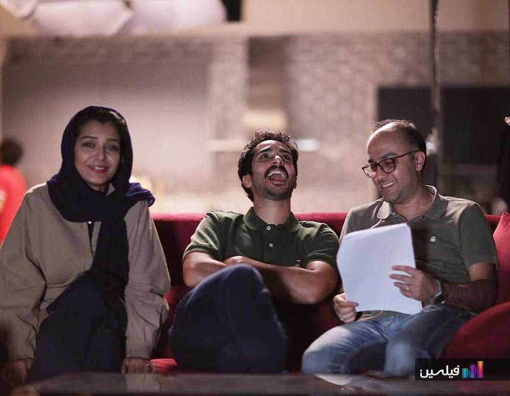روح‌الله حجازی، ساعد سهیلی و ساره بیات در نمایی از فیلم اتاق تاریک