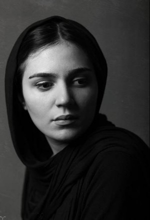 بیوگرافی مونا احمدی