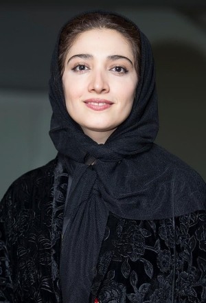 بیوگرافی مینا ساداتی