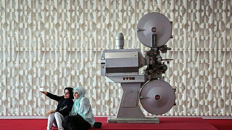 آغاز متفاوت سینمای ایران